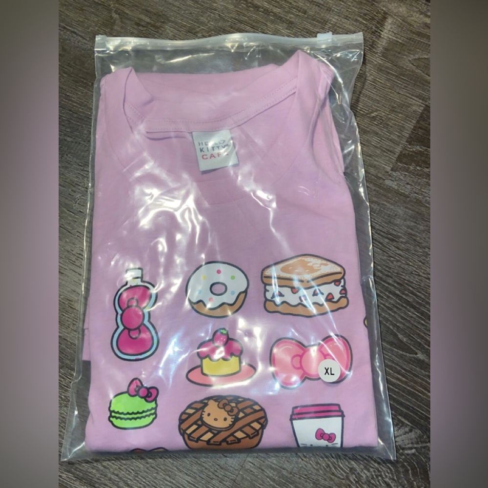 Hello Kitty T shirt